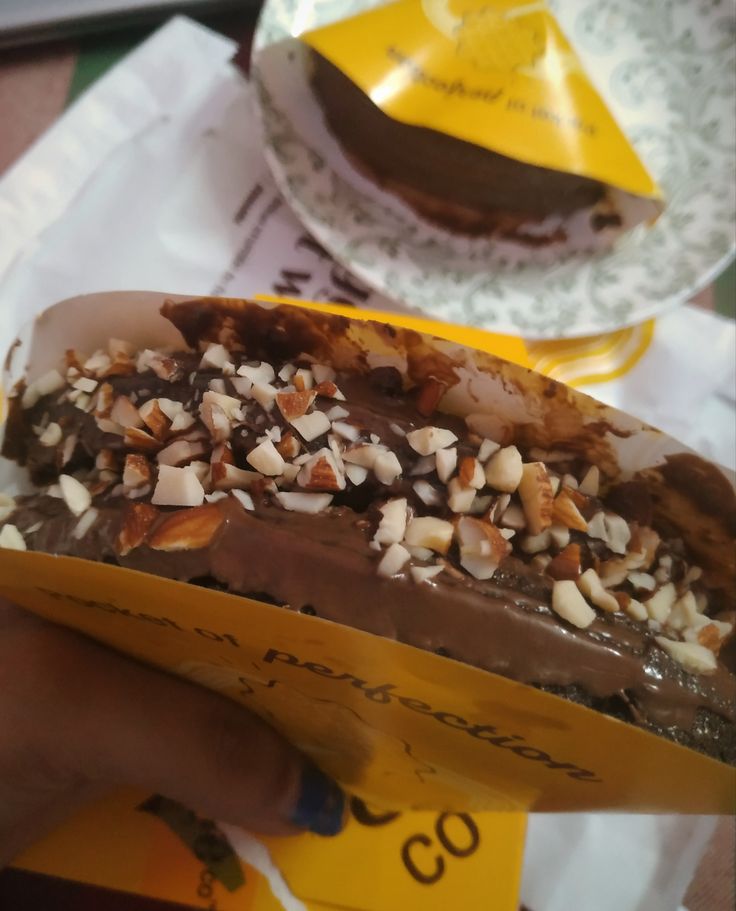 Almond Brownie